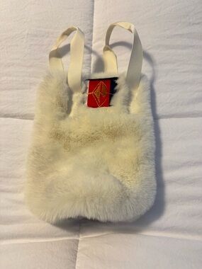 White Faux Fur Lined Wine Bag with Cream Straps